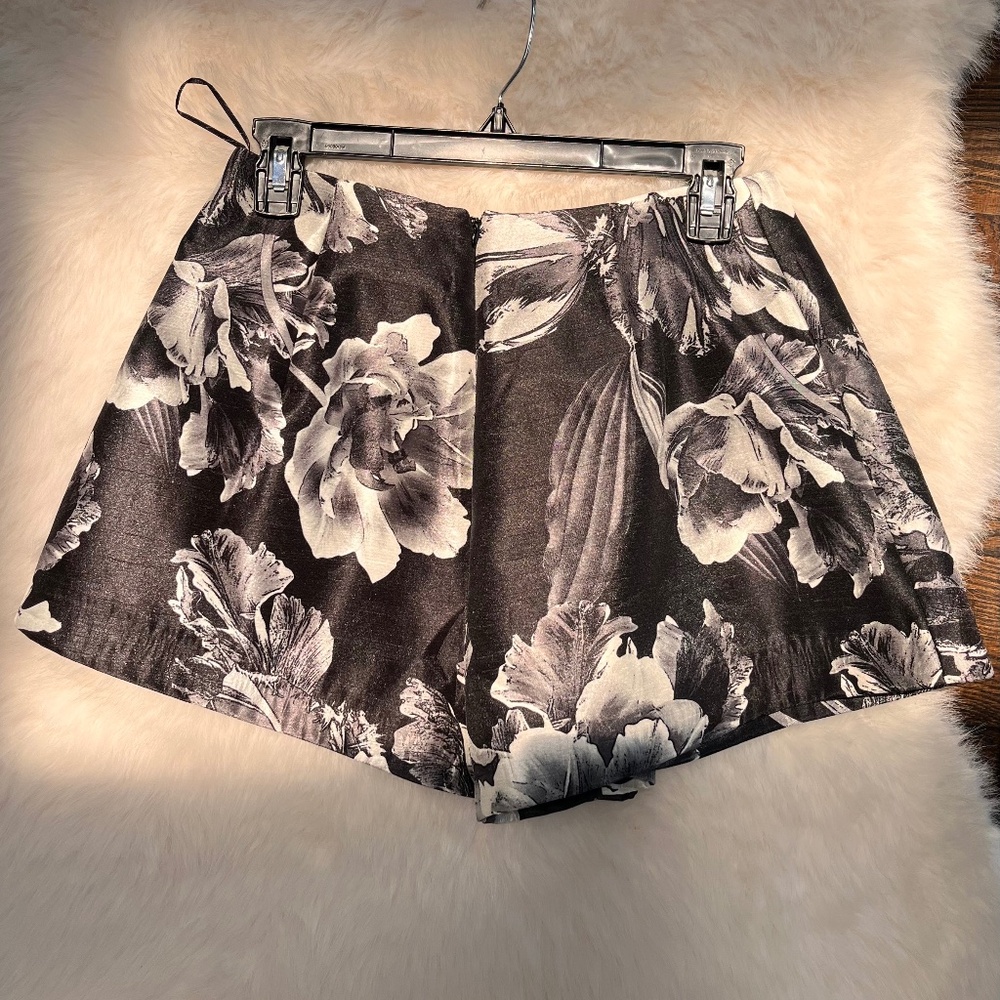 Keepsake Short Shorts - Size M - NEW WITH TAGS